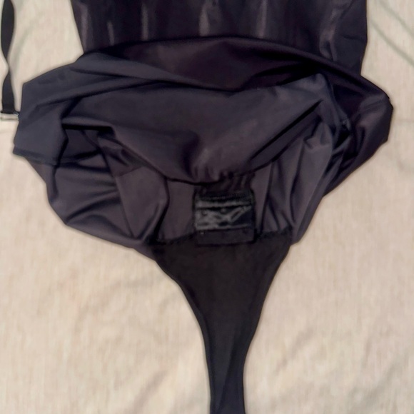 Maidenform Shapewear Slip With Built-In Bra & Underwear - Picture 3 of 10
